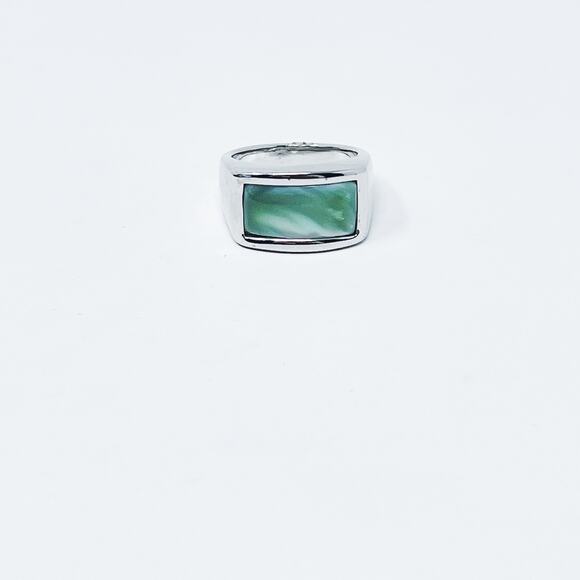 Mint Green Rectangle Gemstone Silver Tone Ring Size 6.75 Cocktail Fashion - Picture 2 of 9